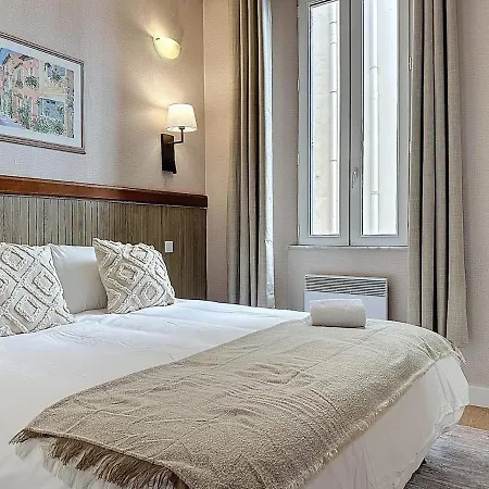 2br-2ba - 4 Min Palais & - 아파트