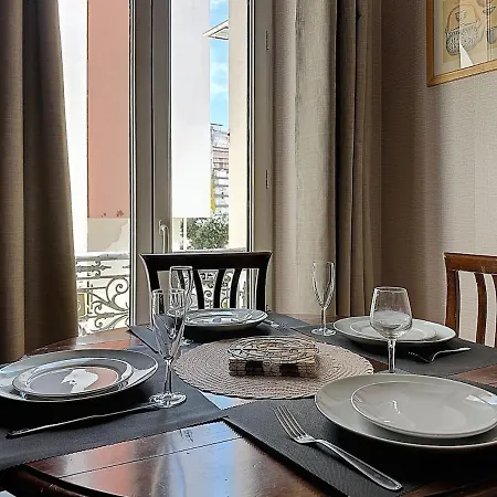 2br-2ba - 4 Min Palais & - 아파트